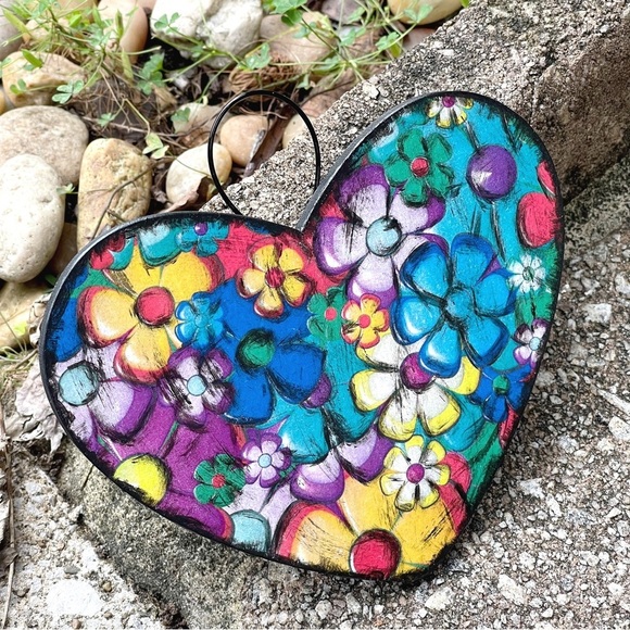 Small Groovy Flower Child Heart Wooden Wall Plaque - Picture 4 of 5
